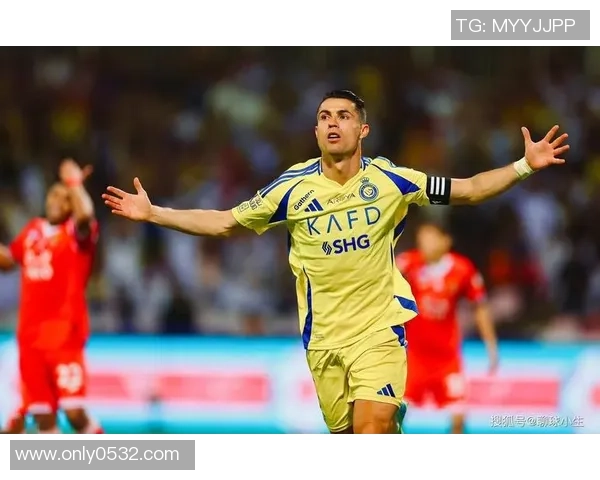 三个名字的足球明星都有哪些 他们的传奇故事与足球成就解析