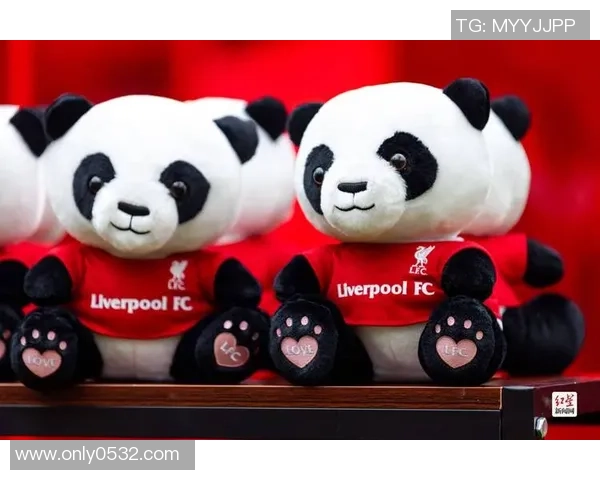 个性足球球星挂件设计展现运动魅力与时尚风采助力球迷文化传播