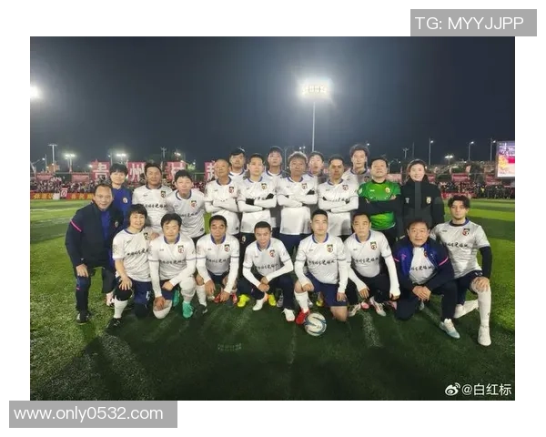 中国足球明星星爷父亲是谁其家族背景揭示他成名的秘密