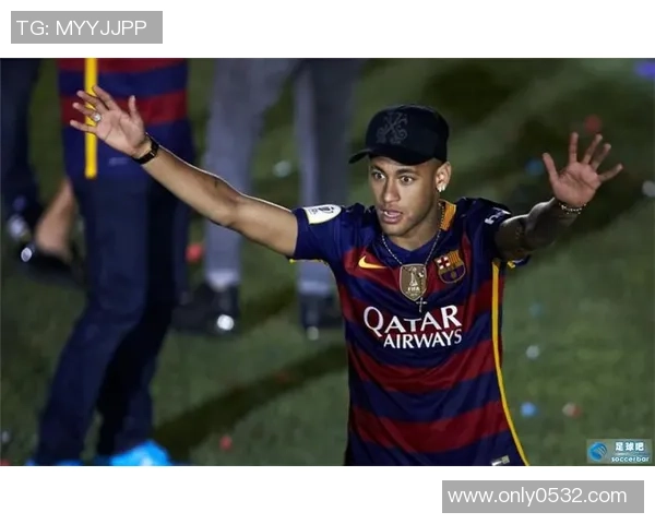 定制足球球星衣服的价格影响因素及不同款式的费用分析